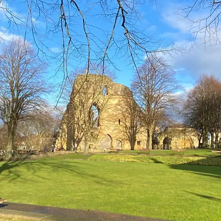 Hotel Orchard Club - Newton House 4*