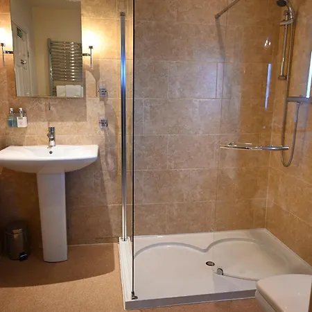 Orchard Club - Newton House 4*