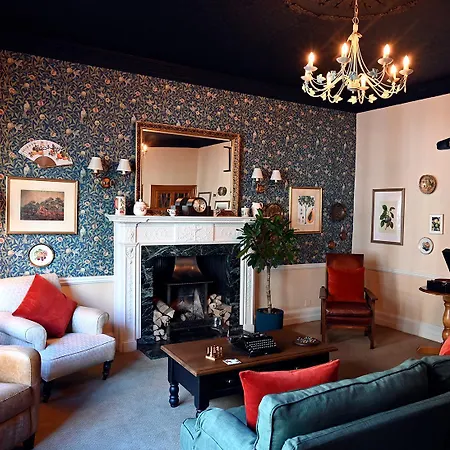 Orchard Club Hotel 4*