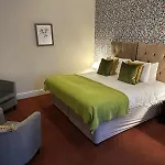 Отель Orchard Club Нерсборо