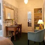 Отель Orchard Club