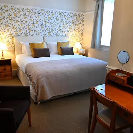 Orchard Club - Newton House 4*